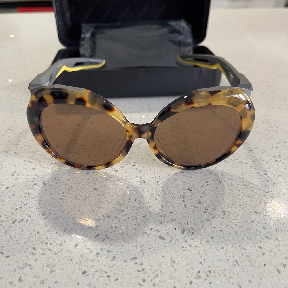 NEW BALENCIAGA 19SS Hybrid-Butterfly shape Women sunglasses Animal Print - Picture 6 of 6